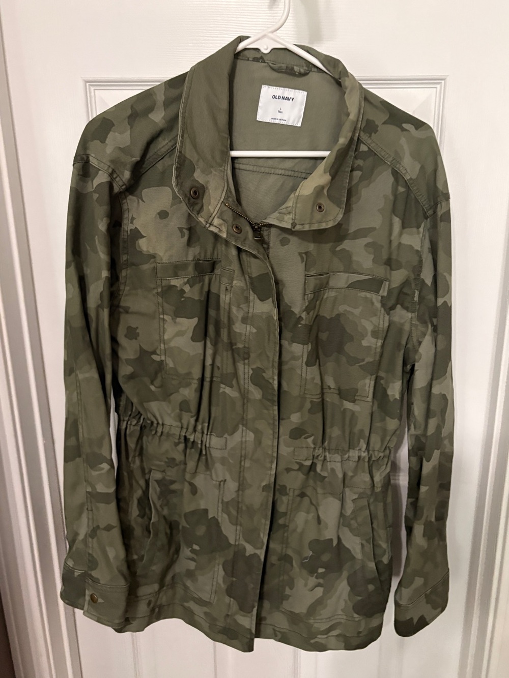 Old Navy Women's Olive Camo Utility Jacket. Women’s L Tall
